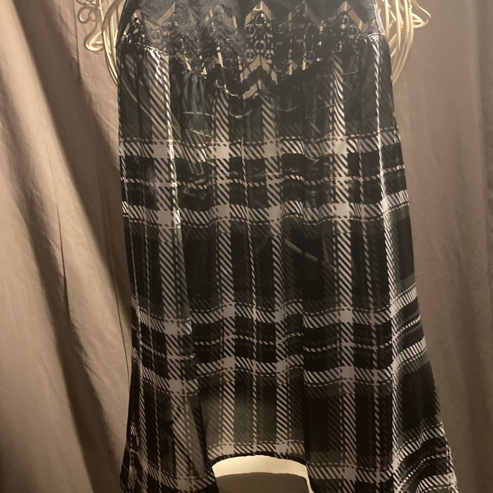 Candie's Black and White A-Line Tank Top